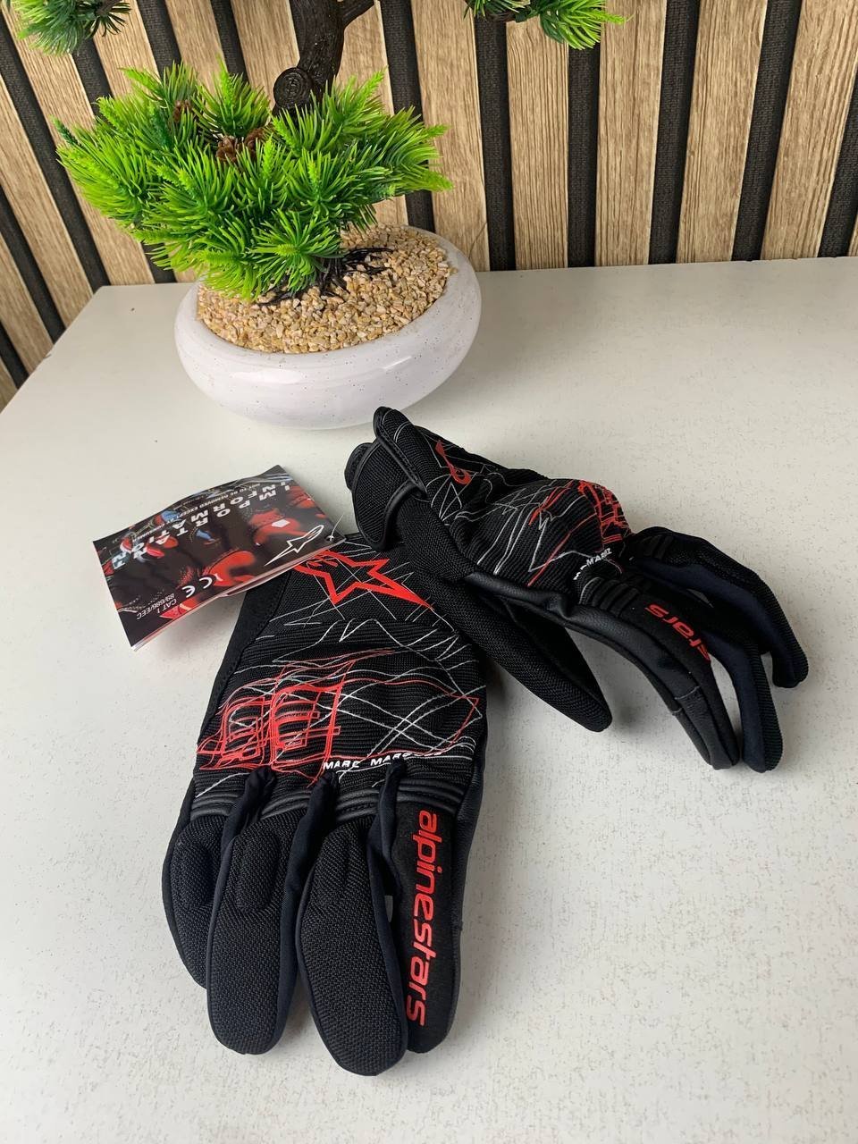 Gants de moto Alpinestars MM93 Losail V2 Touche Tactile – قفازات إحترافية لسائقي الدراجات - الصورة 2
