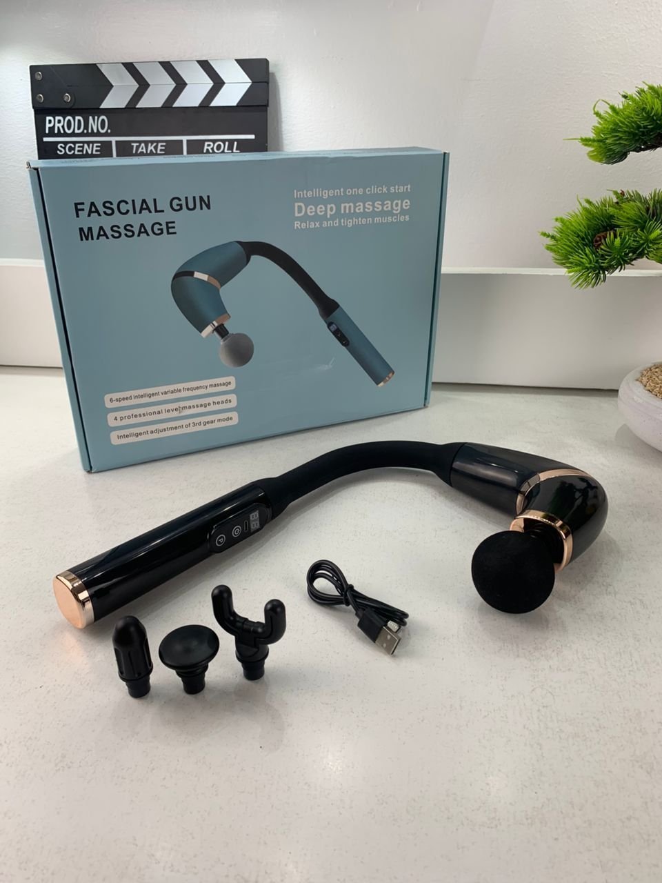 Pistolet de massage poignée allongée avec 4 têtes, 3 modes et 6 niveaux – جهاز تدليك الجسم - الصورة 4
