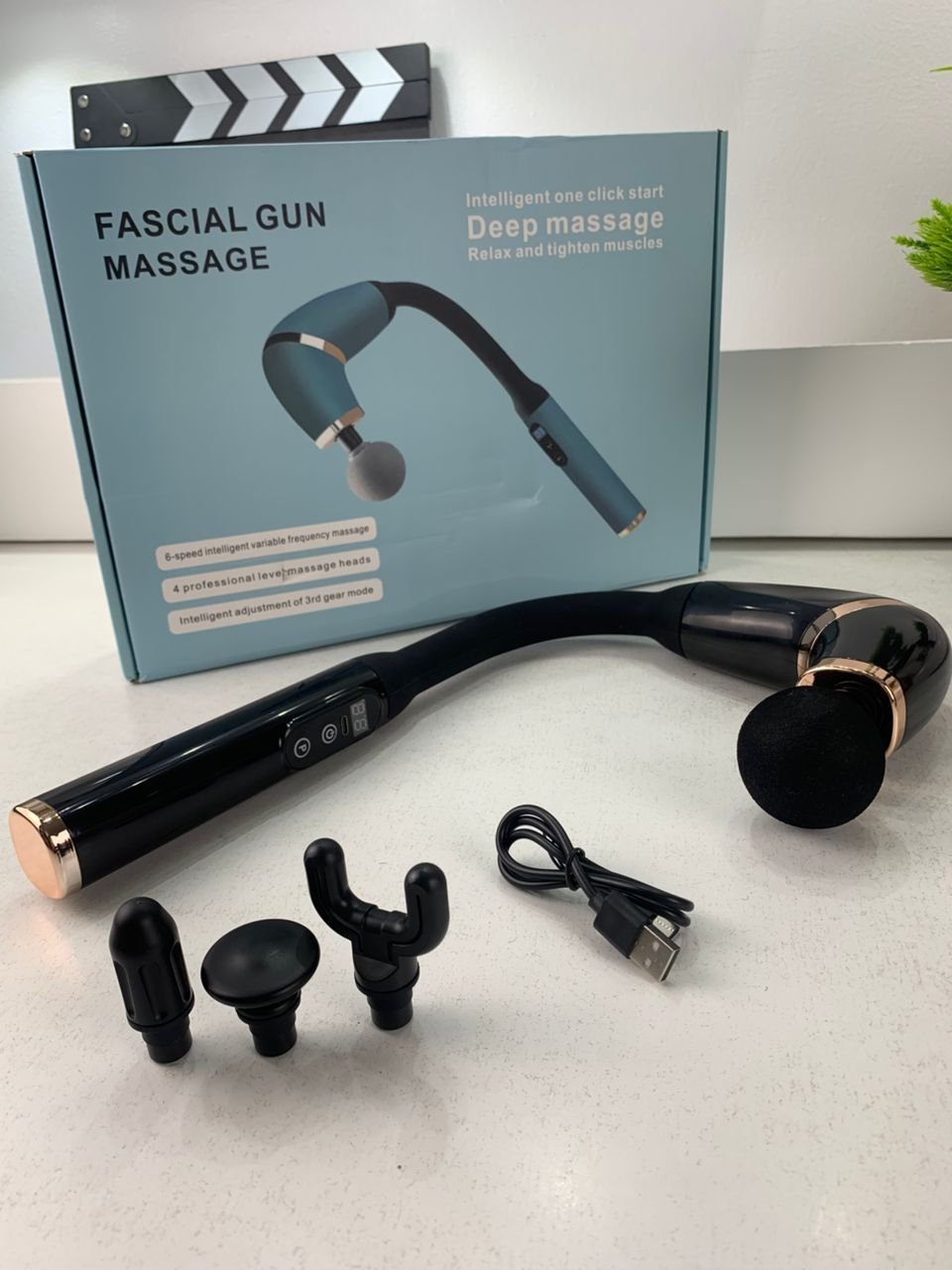 Pistolet de massage poignée allongée avec 4 têtes, 3 modes et 6 niveaux – جهاز تدليك الجسم - الصورة 3