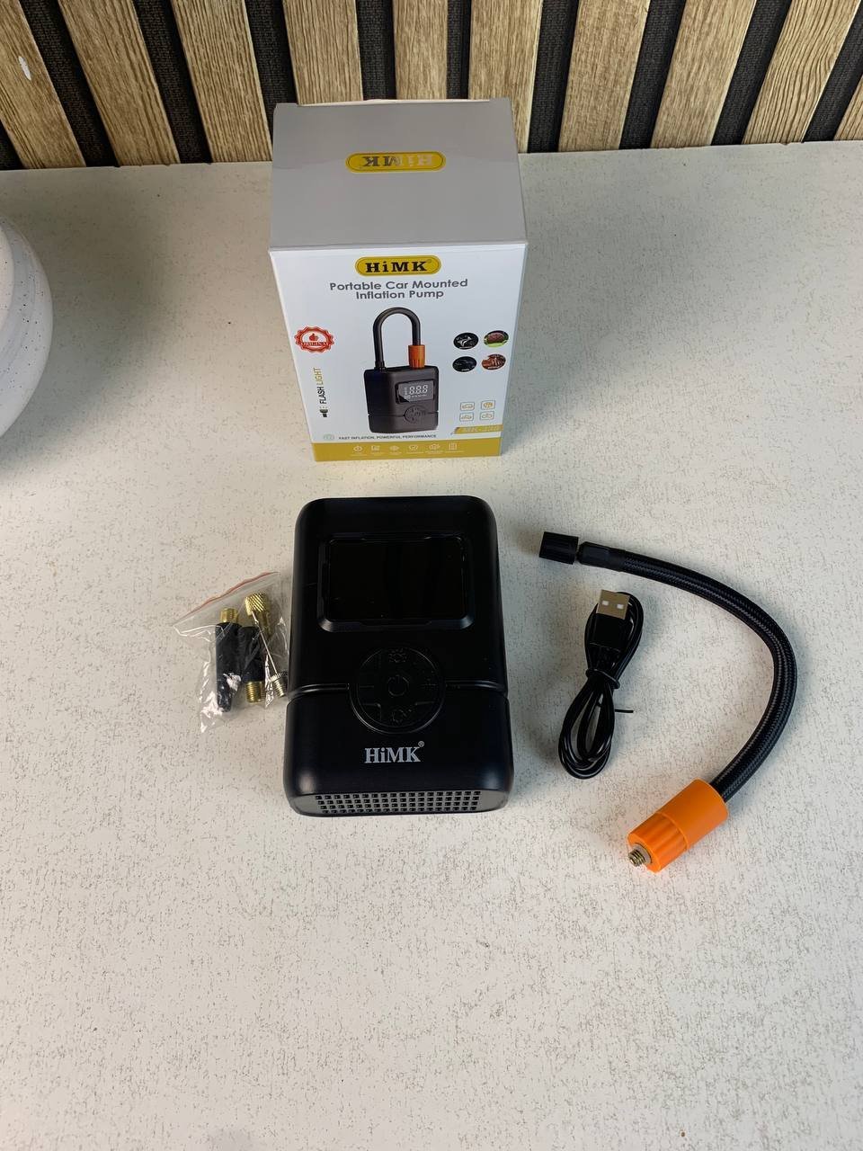 Gonfleur de pneus portable sans fil avec manomètre, arrêt automatique et lumière LED - جهاز ضغط العجلات محمول - الصورة 12