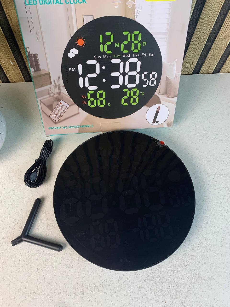 ⁦Horloge murale ronde avec télécommande et grand écran LED numérique DS-3853L - ساعة حائط دائرية تعمل بجهاز تحكم عن بعد مزودة بإضاءة رقمية⁩ - الصورة ⁦9⁩