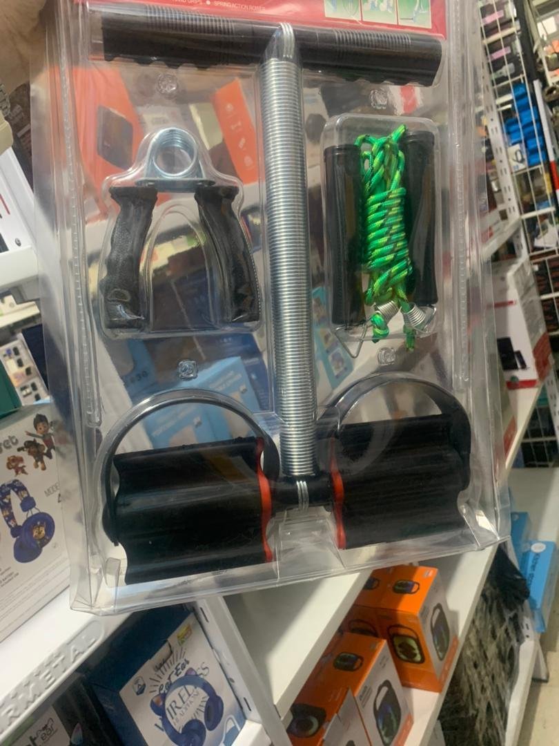 ⁦Kit Sportif 3en1 Corde à Sauter , Poignet et Appareil pour Abdos⁩ - الصورة ⁦3⁩