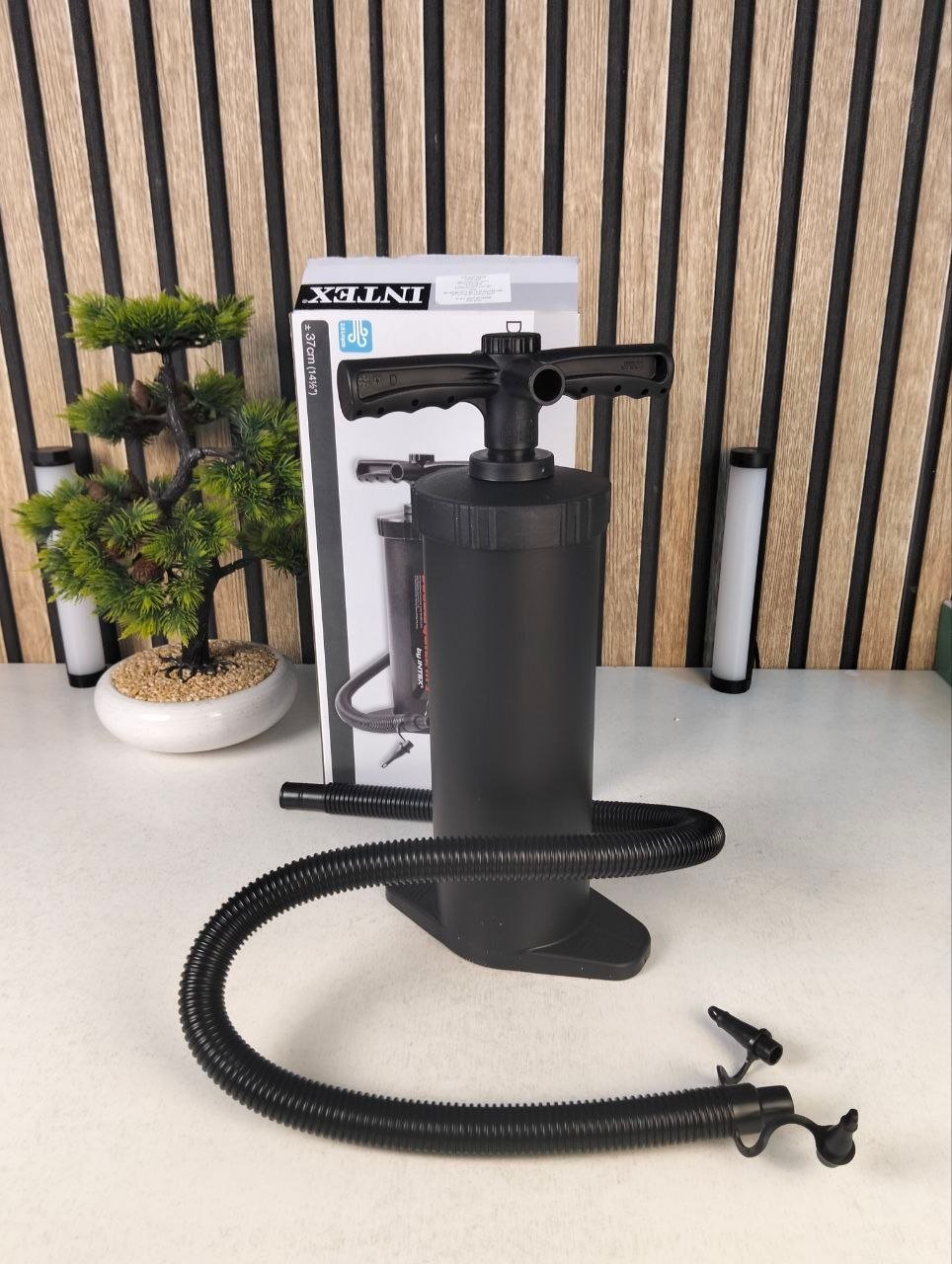 ⁦Pompe À Main Double Quick III Hi-Output Intex 68605 Multi-Embouts - مضخة إنتكس اليدوية عالية الكفاءة ذات الضخ المزدوج (37 سم)⁩ - الصورة ⁦3⁩