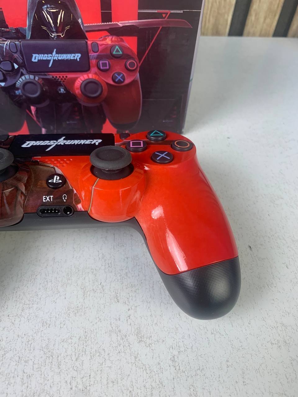 SONY DualShock Manette PS4 Sans Fil, Batterie Rechargeable (High Copy) – Edition Ghost Runner - الصورة 5