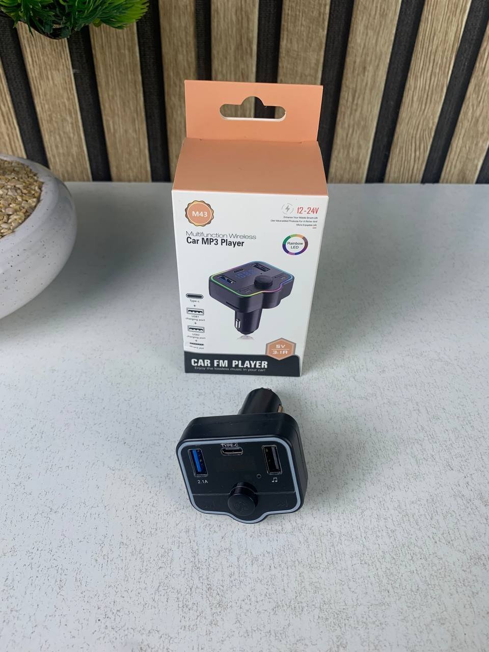 ⁦Transmetteur FM Bluetooth et Chargeur de Voiture 12-24V - شاحن متعدد المنافذ للسيارات والشاحنات⁩ - الصورة ⁦5⁩
