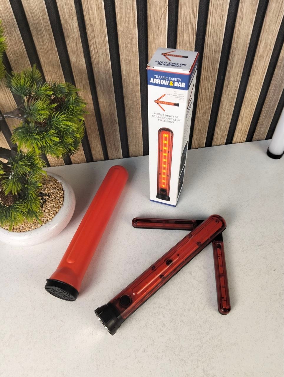 ⁦Bâton de Signalisation Routière LED Étanche et Réglable avec Base Magnétique - عصا الإشارة الضوئية لتنظيم المرور والسلامة الطرقية⁩ - الصورة ⁦2⁩