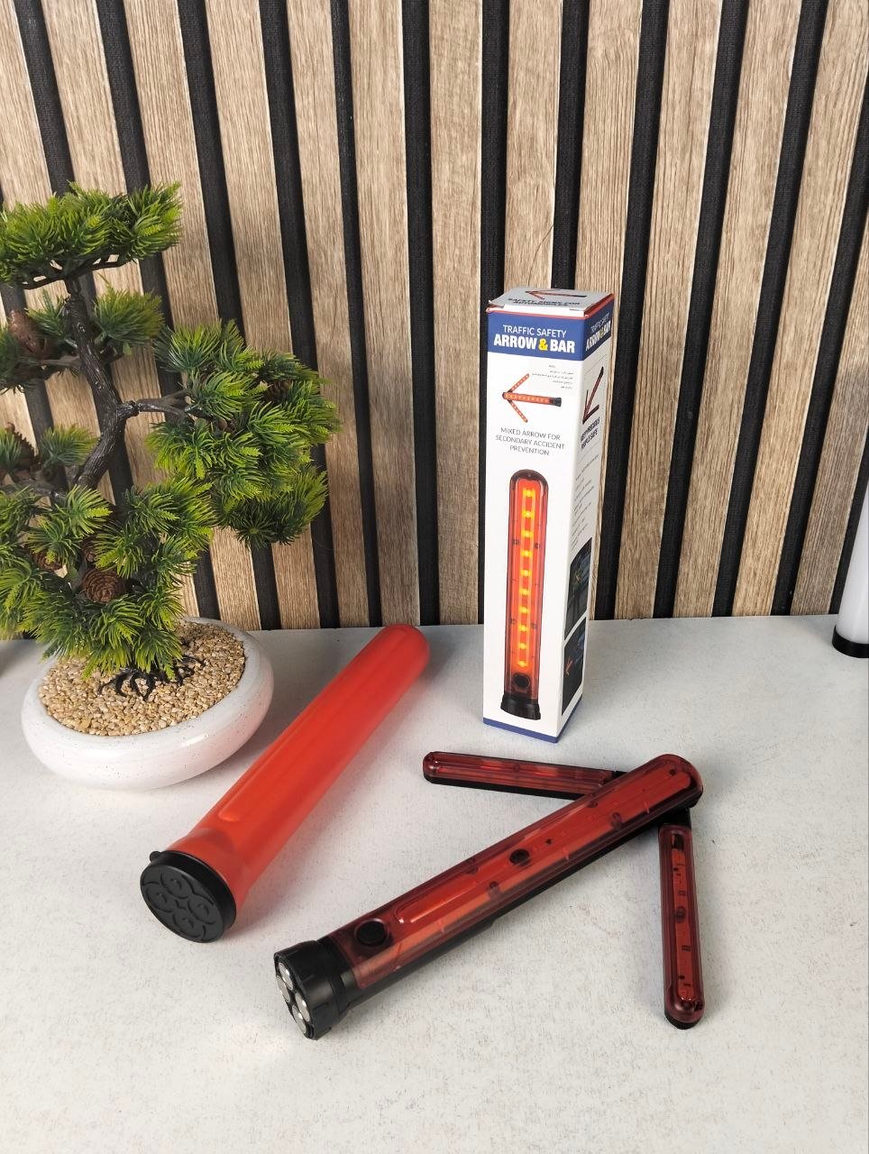 ⁦Bâton de Signalisation Routière LED Étanche et Réglable avec Base Magnétique - عصا الإشارة الضوئية لتنظيم المرور والسلامة الطرقية⁩ - الصورة ⁦3⁩