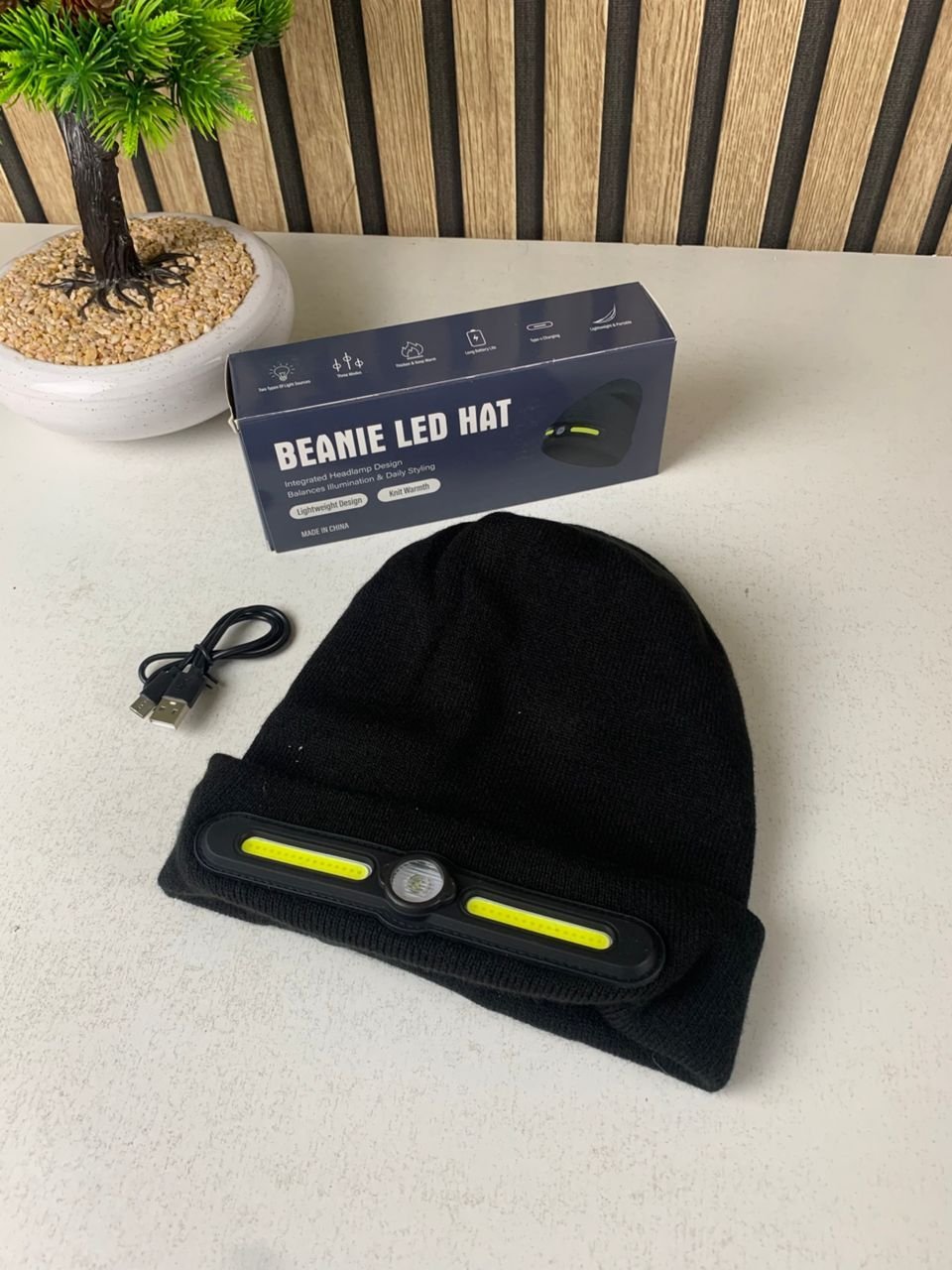 ⁦Bonnet d’hiver COB Headlight pour camping et randonnée – قبعة شتوية مزودة بمصباح أمامي⁩ - الصورة ⁦2⁩
