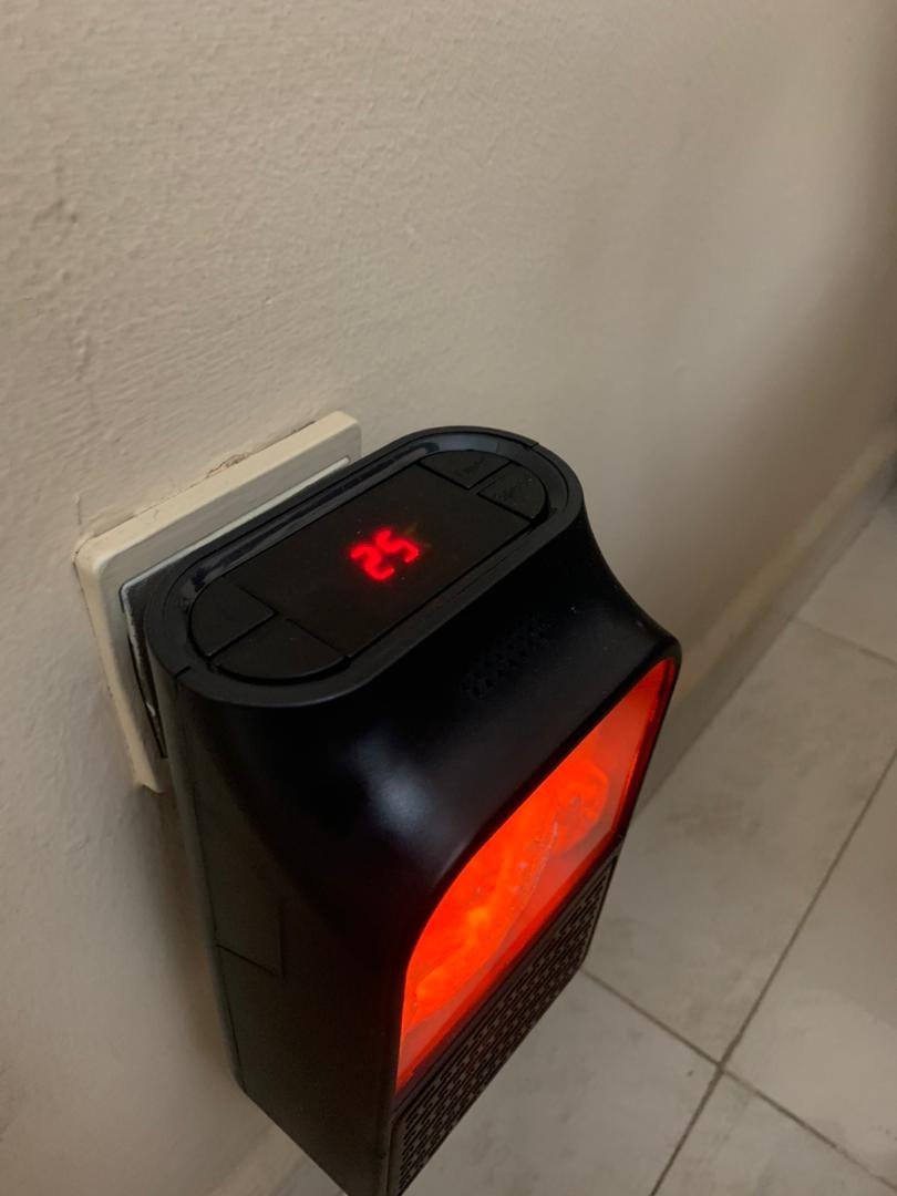 ⁦Chauffage Électrique Portable avec Effet Flamme 3D – مدفأة كهربائية محمولة بتأثير اللهب ثلاثي الأبعاد⁩ - الصورة ⁦5⁩