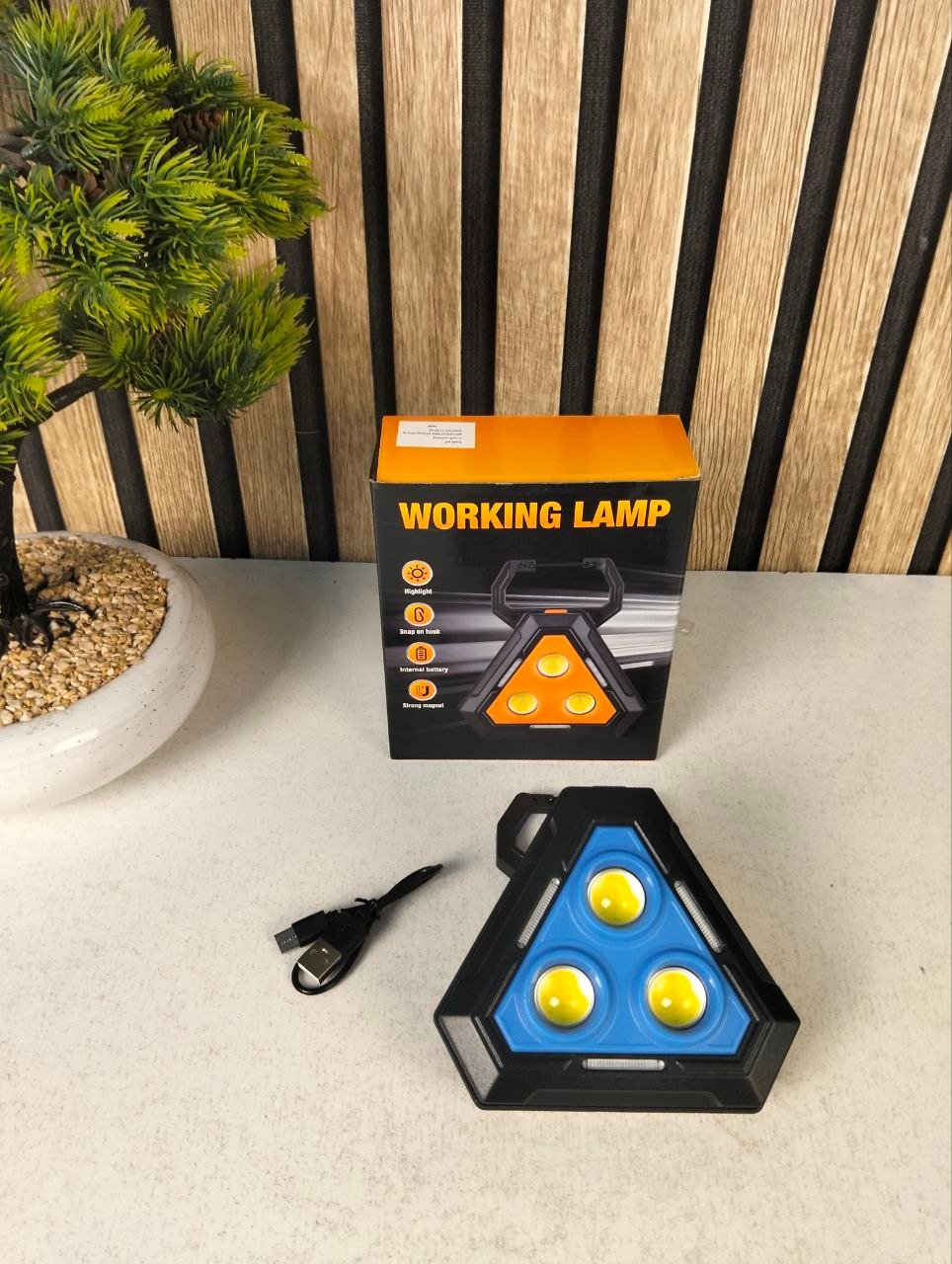 ⁦Lampe de Travail Portable pour Multi-usages Base Magnétique Rechargeable USB - مصباح محمول متعدد الوظائف بقاعدة مغناطيسية⁩ - الصورة ⁦2⁩