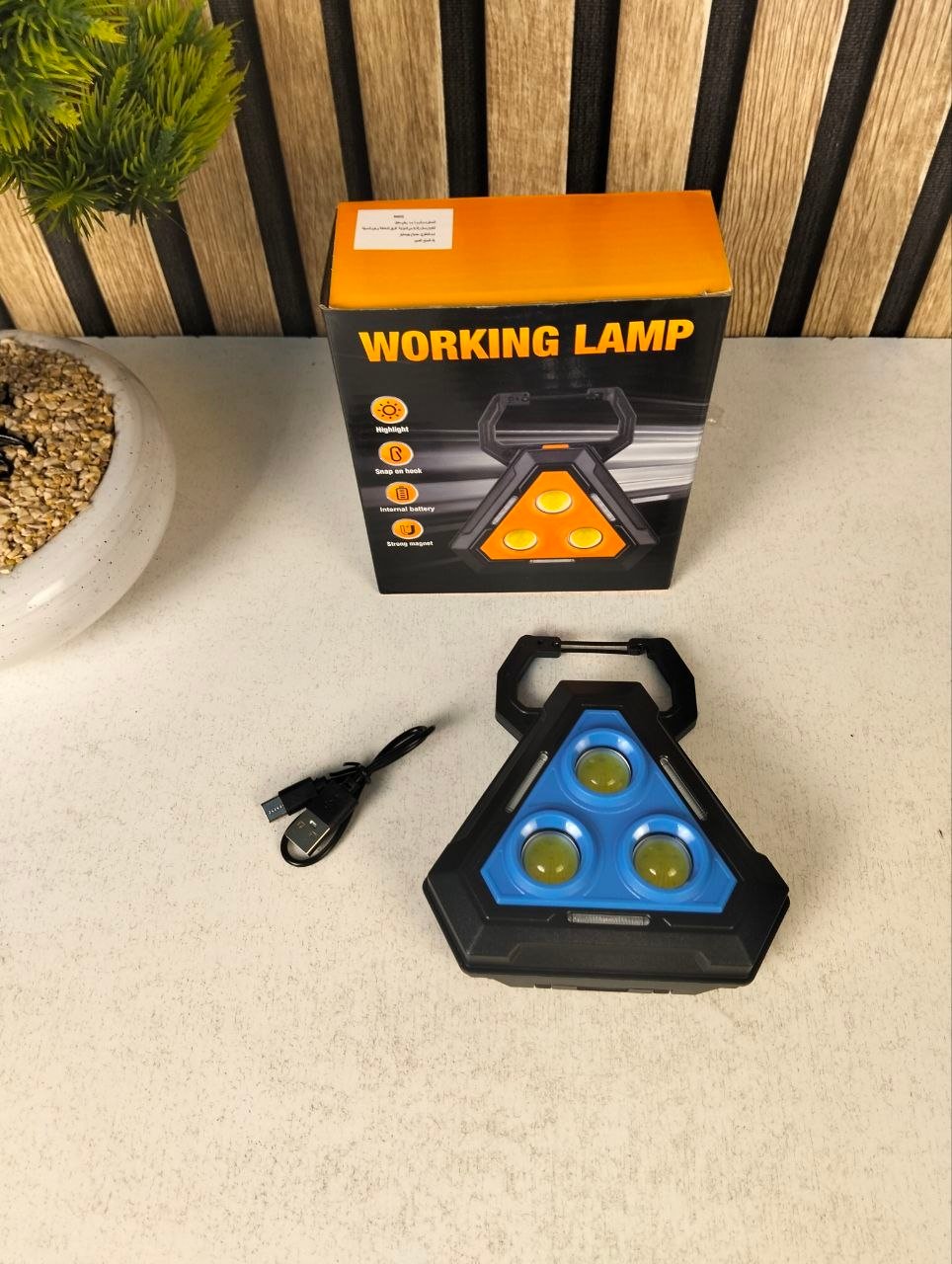 ⁦Lampe de Travail Portable pour Multi-usages Base Magnétique Rechargeable USB - مصباح محمول متعدد الوظائف بقاعدة مغناطيسية⁩ - الصورة ⁦3⁩