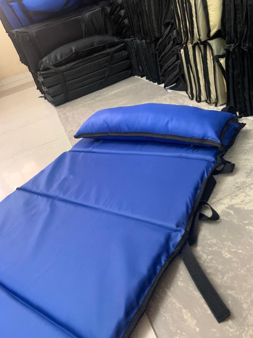 ⁦Matelas de Camping Pliable Facile à Transporter 185 x 65 cm – فرشة تخييم قابلة للطي⁩ - الصورة ⁦6⁩