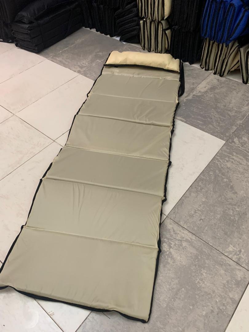 ⁦Matelas de Camping Pliable Facile à Transporter 185 x 65 cm – فرشة تخييم قابلة للطي⁩ - الصورة ⁦7⁩