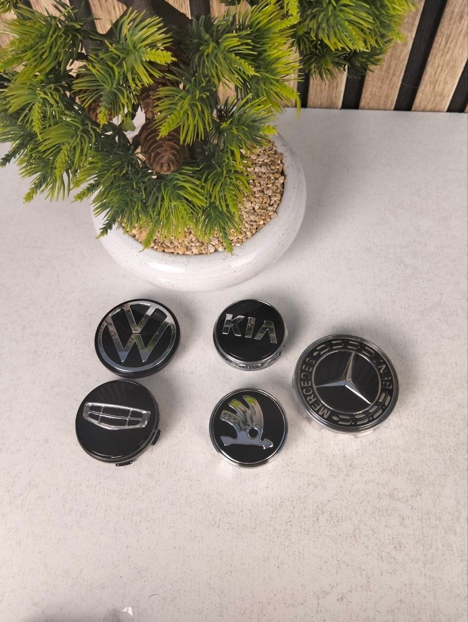 ⁦Pack de 4 Cache-Moyeu de Roue LED Lumineux Protection Étanche et Installation Facile - طقم أغطية محاور عجلات السيارة ليد المضيئة (4 قطع)⁩ - الصورة ⁦2⁩