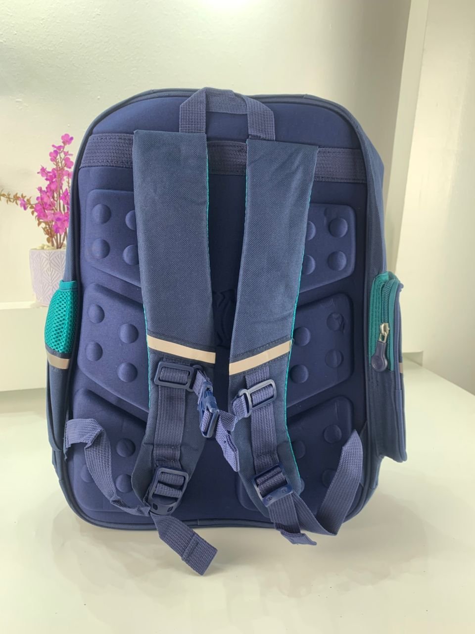 ⁦Sac à Dos Enfant pour École primaire de Haute Qualité Bleu et Vert – حقيبة ظهر مدرسية للأطفال أزرق وأخضر⁩ - الصورة ⁦3⁩