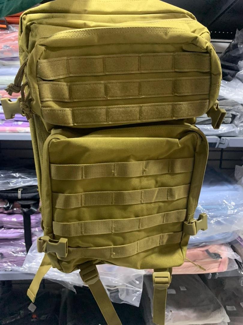 ⁦Sac à dos tactique 50L imperméable pour  Randonnée , voyage, alpinisme, + Matelas pliable Cadeau⁩ - الصورة ⁦2⁩